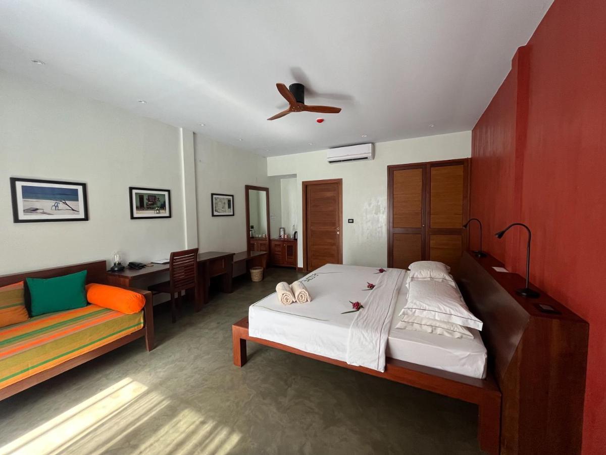 The Barefoot Eco Hotel Hanimaadhoo Island Екстер'єр фото