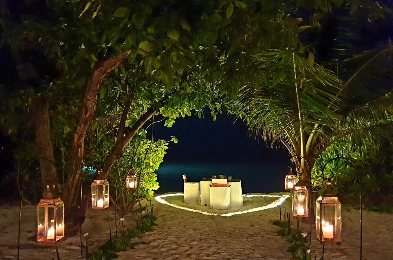 The Barefoot Eco Hotel Hanimaadhoo Island Екстер'єр фото